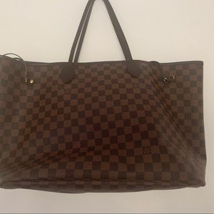 Louis Vuitton Neverfull MM tote